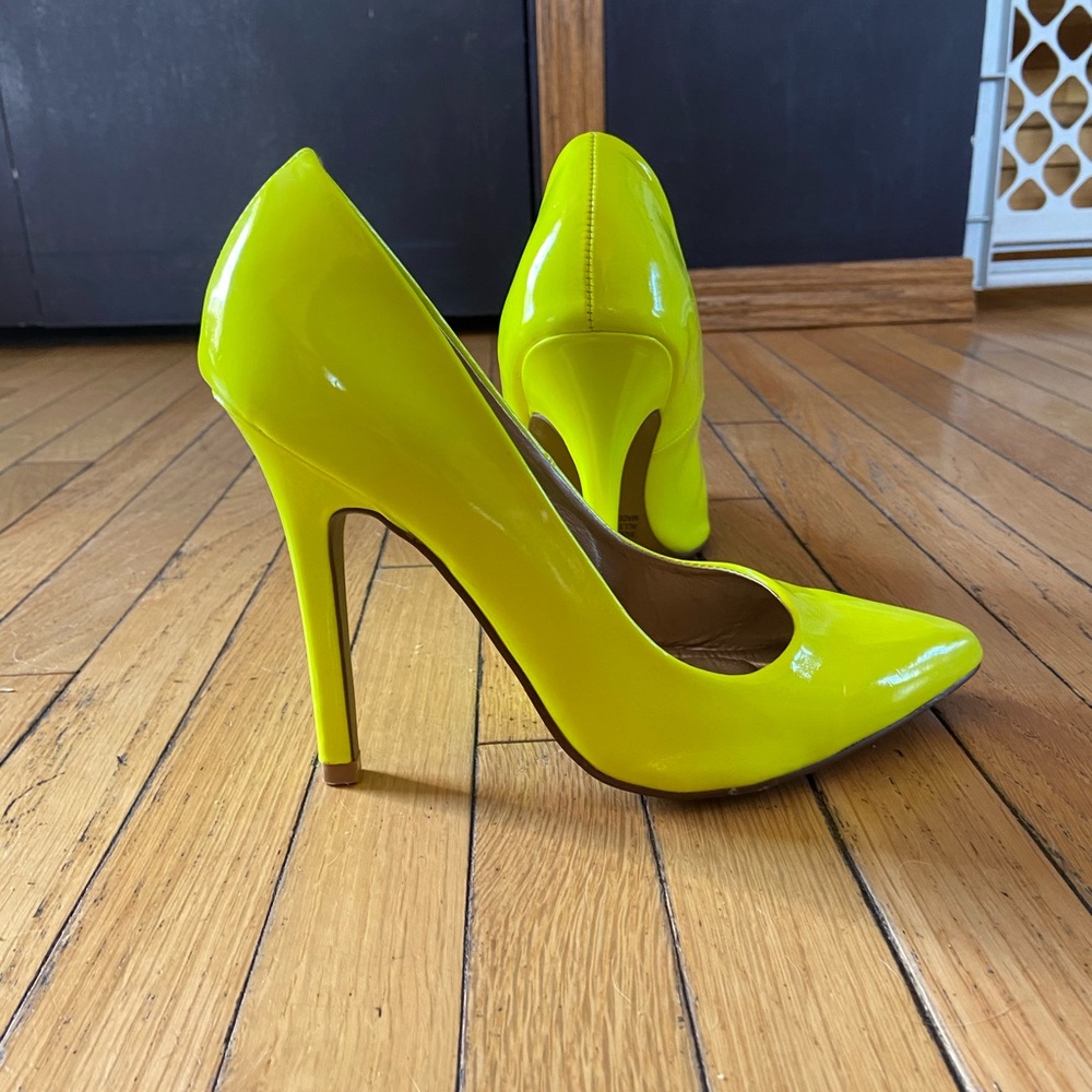 Qupid Neon Heels 👠